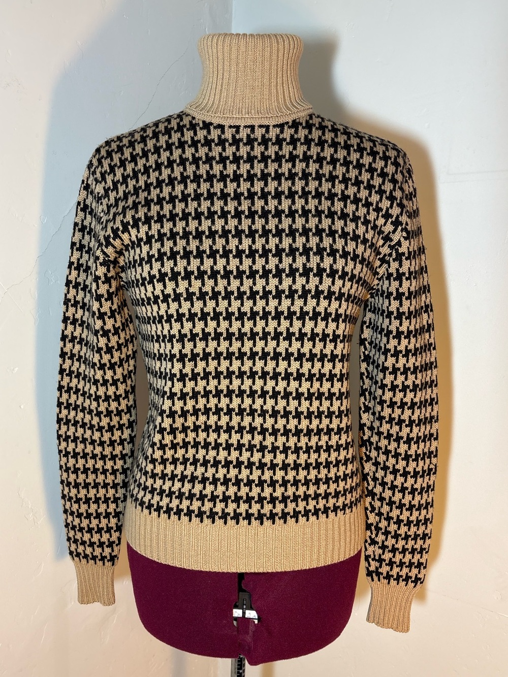 Italian Merino Wool thick vintage houndstooth Ann Taylor turtleneck sweater